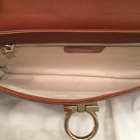 🎉HP🎉Ferragamo flap purse. Caramel color. - Picture 4 of 8